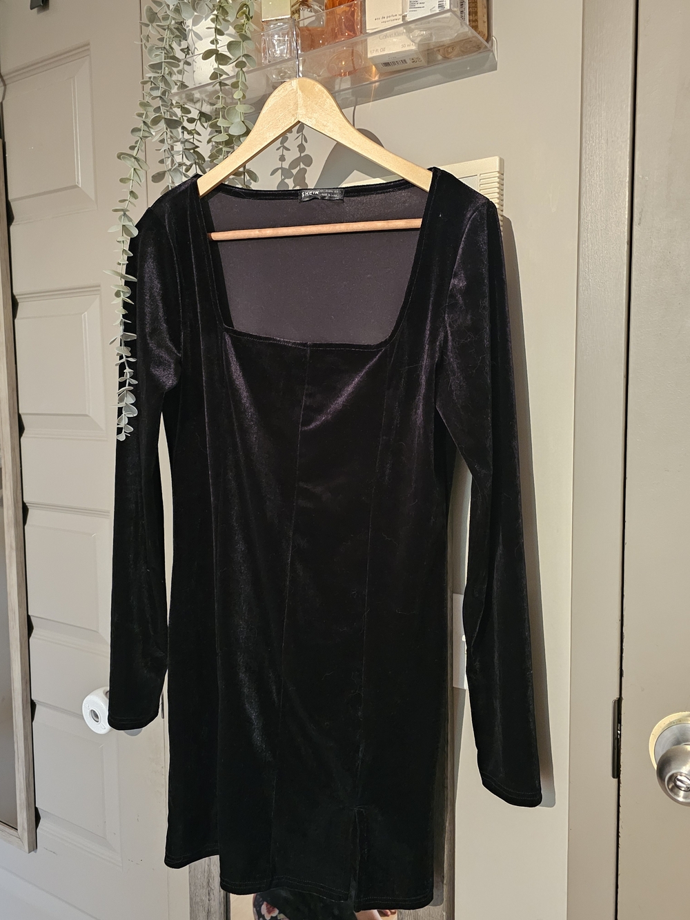 🔥 Bundle 3/15💲🔥black Velvet Long-Sleeve Square Neck Dress